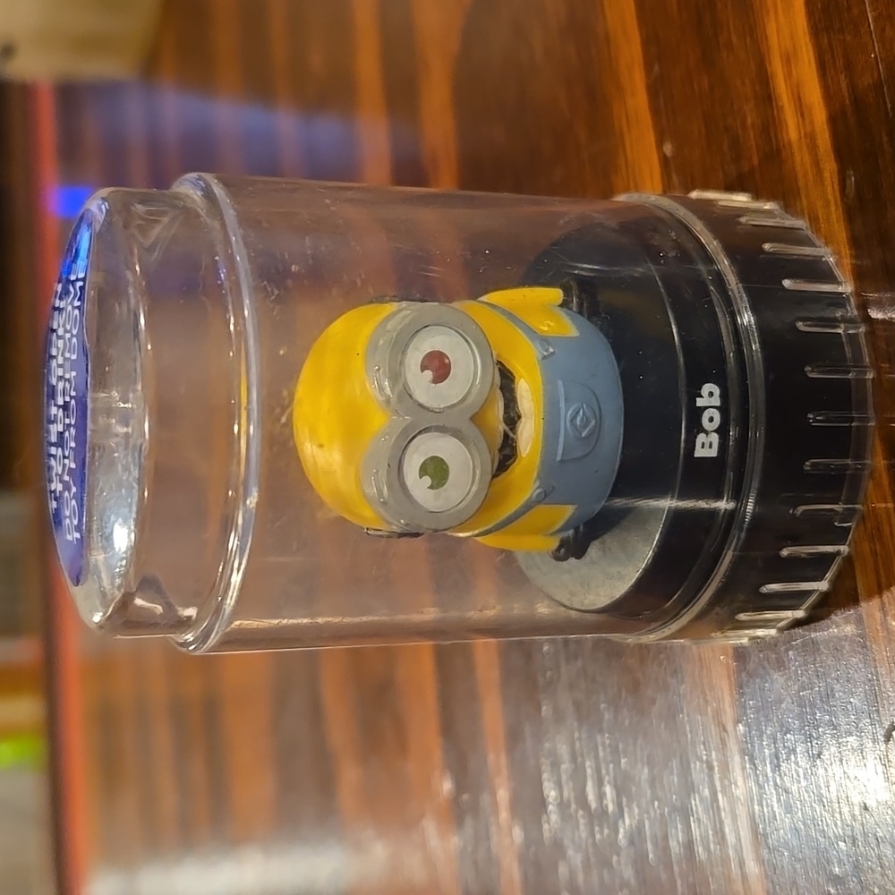 Minions Despicable Me BOB Good 2 Grow Juice Topper Figure PODZ New 3" x 2"